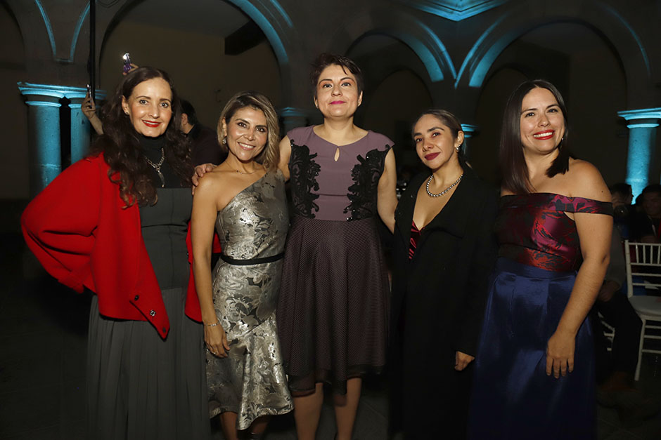 Ada Jolly, Jennifer Arreola, Lizette Esquivel, Edely Garnica y Laura Erre