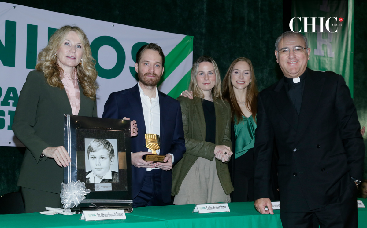 Adriana Ibarra de Bremer, Carlos Bremer, Adriana Bremer, Paulina Bremer y Guillermo Meade / Foto: Omar Valdez