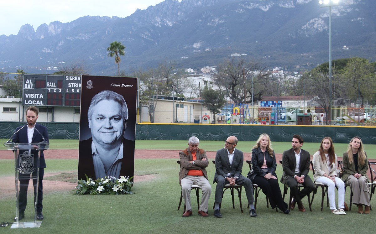 Ceremonia en honor a Carlos Bremer / Foto: Roberto Alvarado