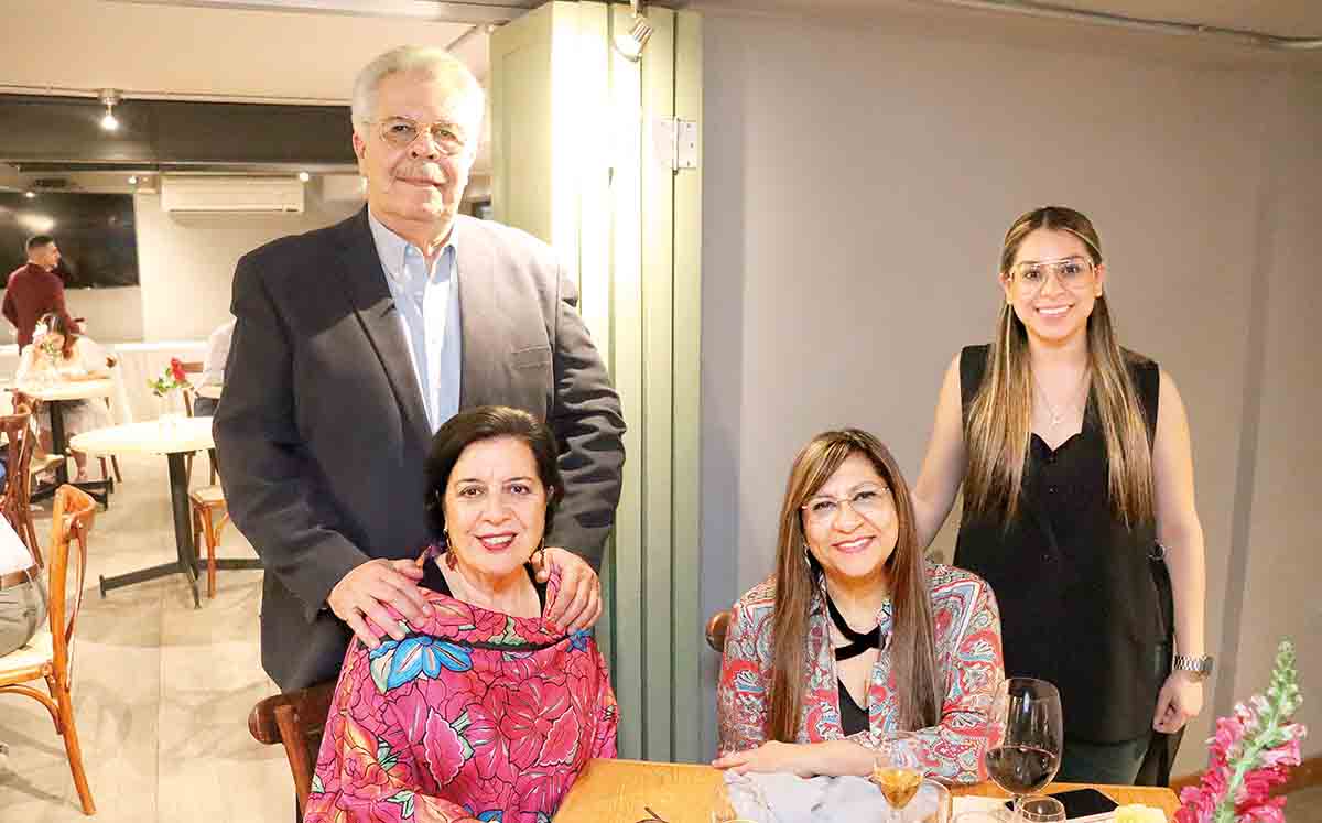 FRANCISCO VILLARREAL, BIANCA PURATA, ELVIA HOLGUERA Y KARIME CAMARA estuvieron presentes en la cena del Lindero Tampico