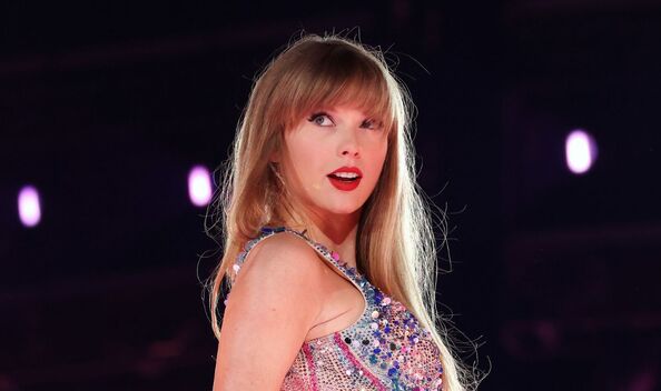 Taylor Swift conquista en 'The Eras Tour' con blazer como vestido (Getty)