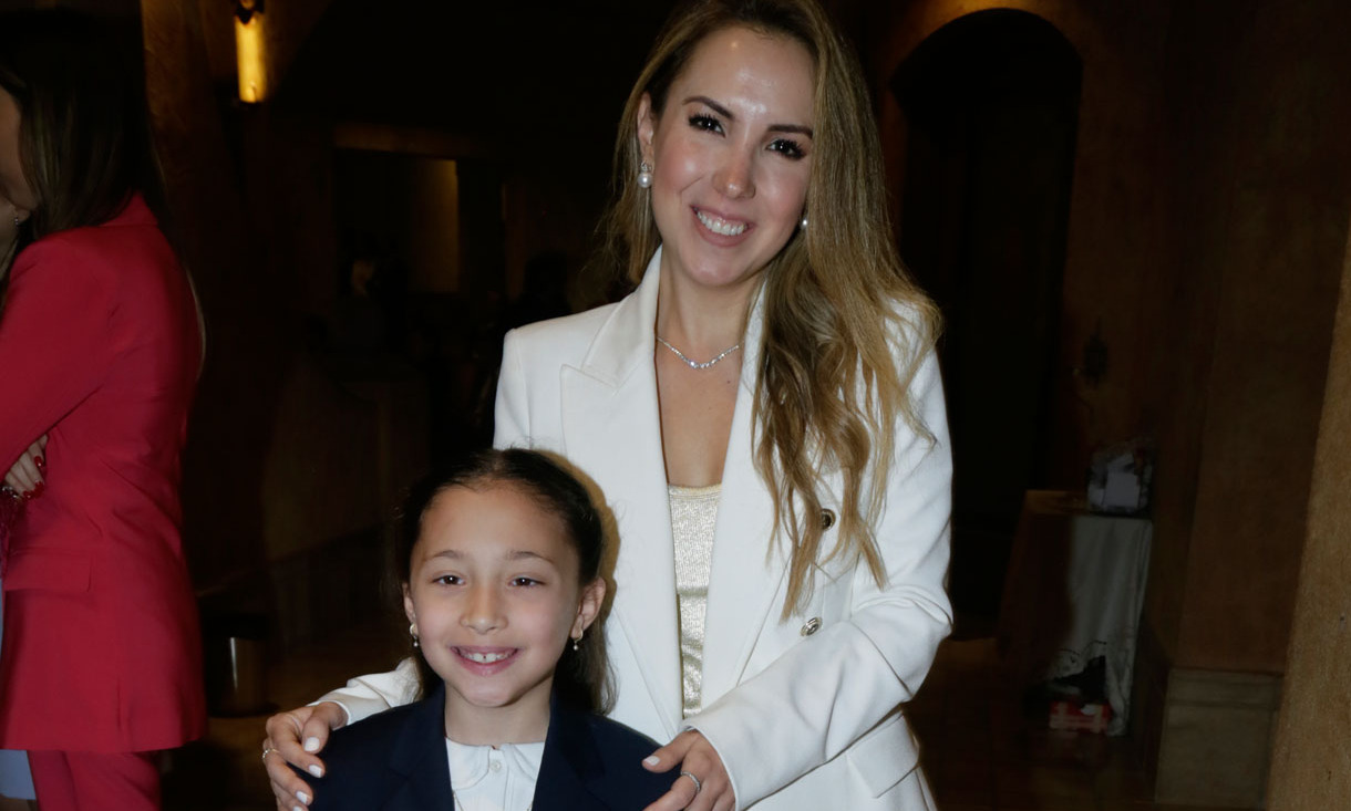 Judith Elizondo de Rodríguez y Sofía Santos Margáin