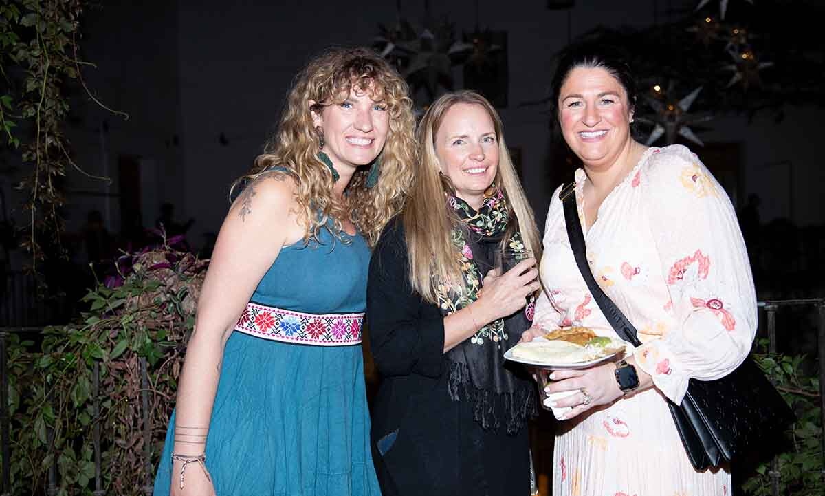 Rachel Mack, Jen Haf y Kerianne Nelson