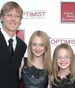 Familia de Dakota Fanning usó su dinero para comprarse una mansión (Foto: Getty)