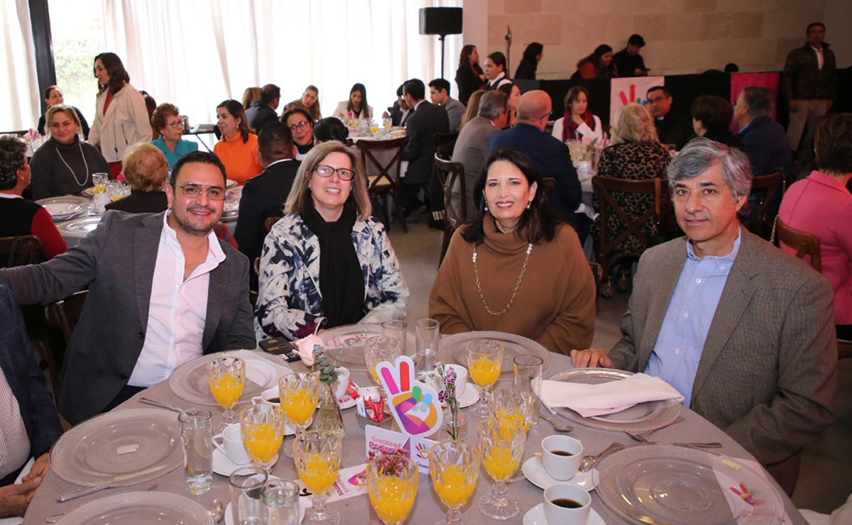 Jorge, Lorena, Claudia y Antonio