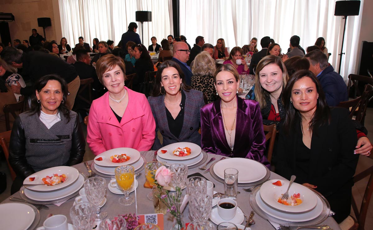 Liliana, Selina, Paola, Vero, Paola y Marlene