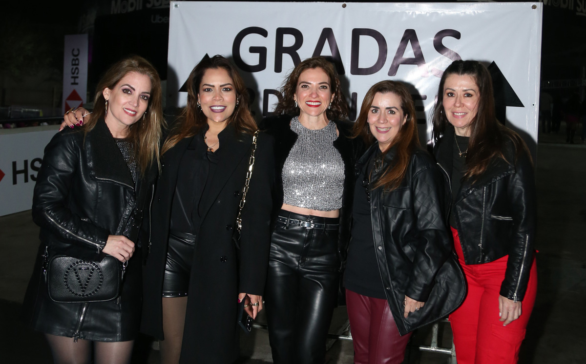 Mónica Flores, Nancy Paz, Melisa Flores, Lucía Peralta y Magis Arredondo / Foto: Roberto Alvarado