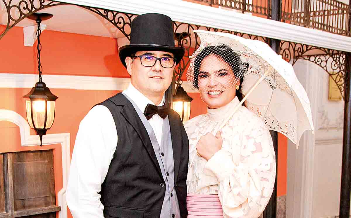 HECTOR MORENO Y TANIA RODRÍGUEZ nos enamoraron con sus vestuarios