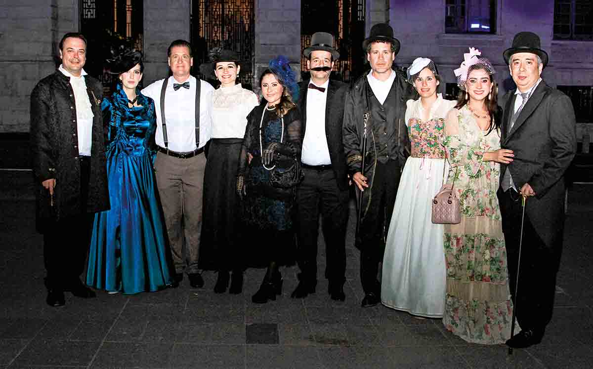 EDUARDO VELA, YANINA BARRERA, SERGIO MARTÍNEZ, CAROLINA GARIBALDI, KARINA DE ELIZONDO, JORGE ELIZONDO, LUIS SIMÓN, MARIELA MINA, MARIANA CONDE Y LEO