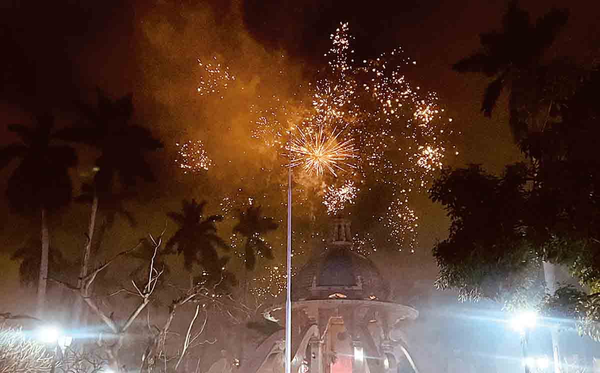 Fuegos artificiales en la Plaza de Armas