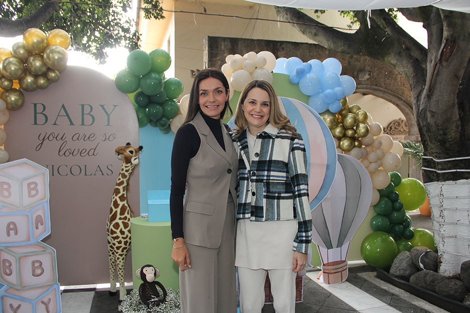 Fer Gómez y Andrea Medina