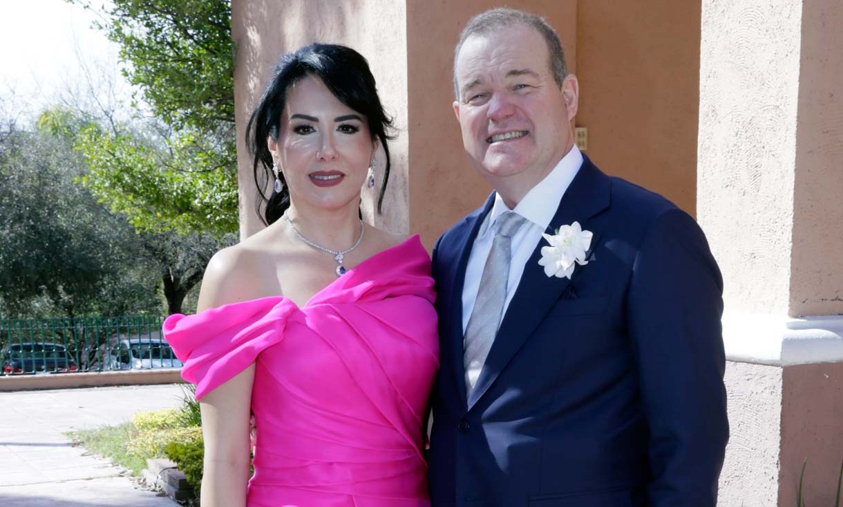 PAPÁS DEL NOVIO. Mily Batarse de Ibarra y Fausto Ibarra