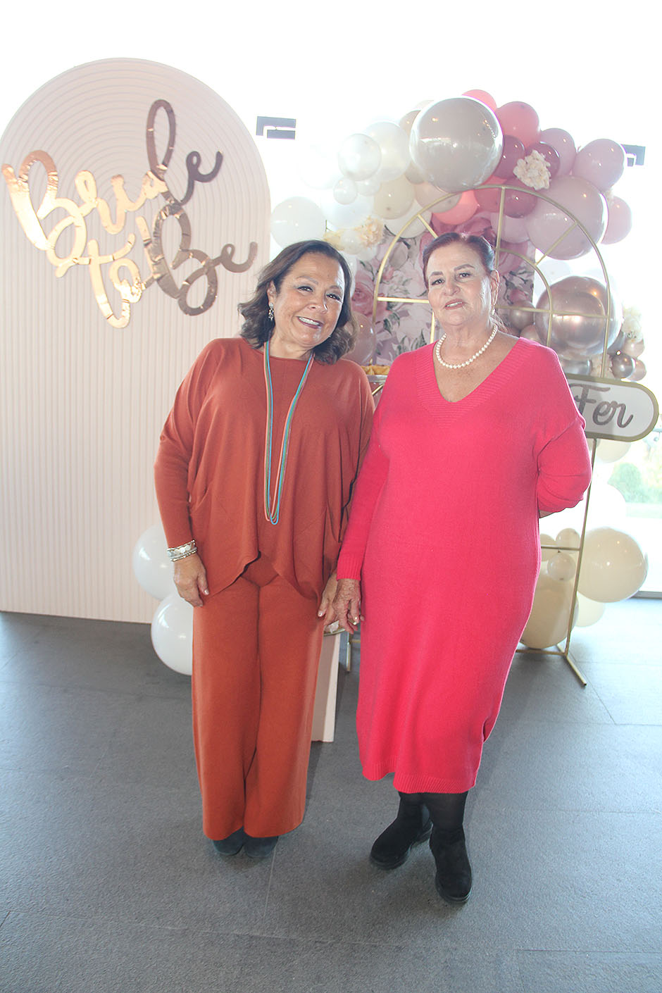 Alicia Nakakawa y Paty Ron