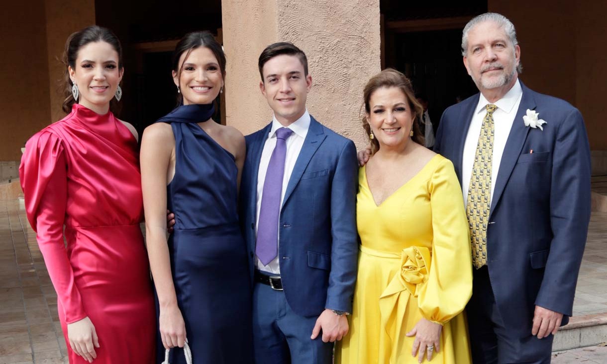 Greta Warnholtz, Hanna Gray, Édgar Warnholtz,  Lydia Pérez de Warnholtz y Édgar Warnholtz