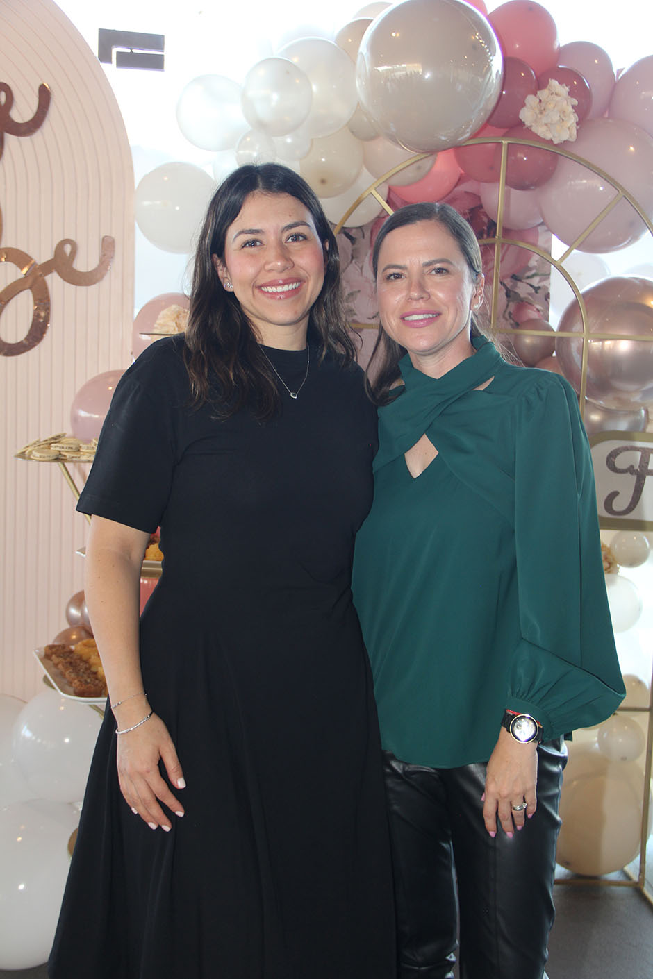 Claudia de la Mora y Silvia Gutiérrez.