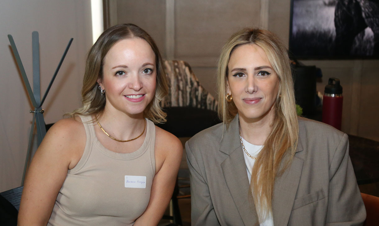 Bárbara Hinojosa y Montserrat Llaguno