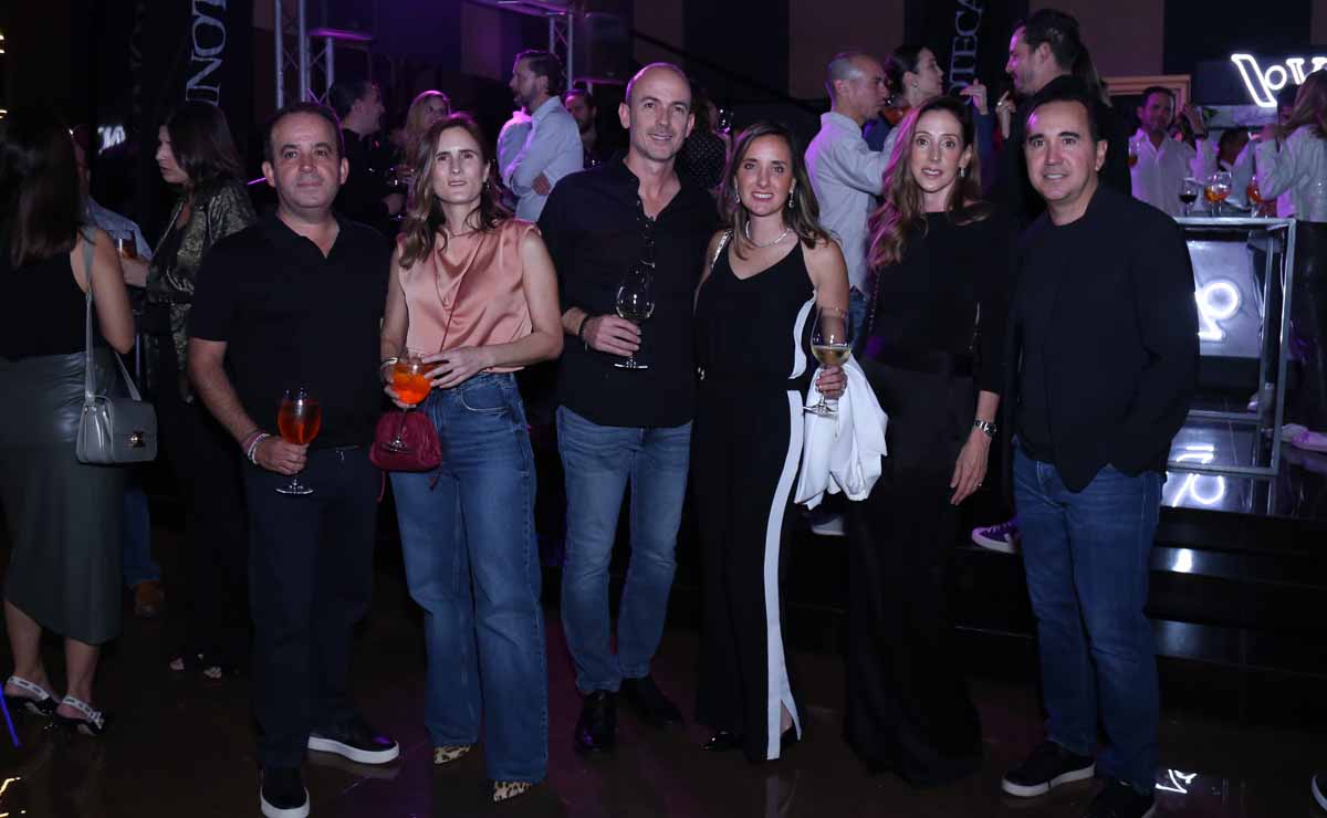Marcelo Garza Sofy Garza de Garza, Andrés Cueva,  Martha García de Cueva, Sandra Muñoz y Raúl García