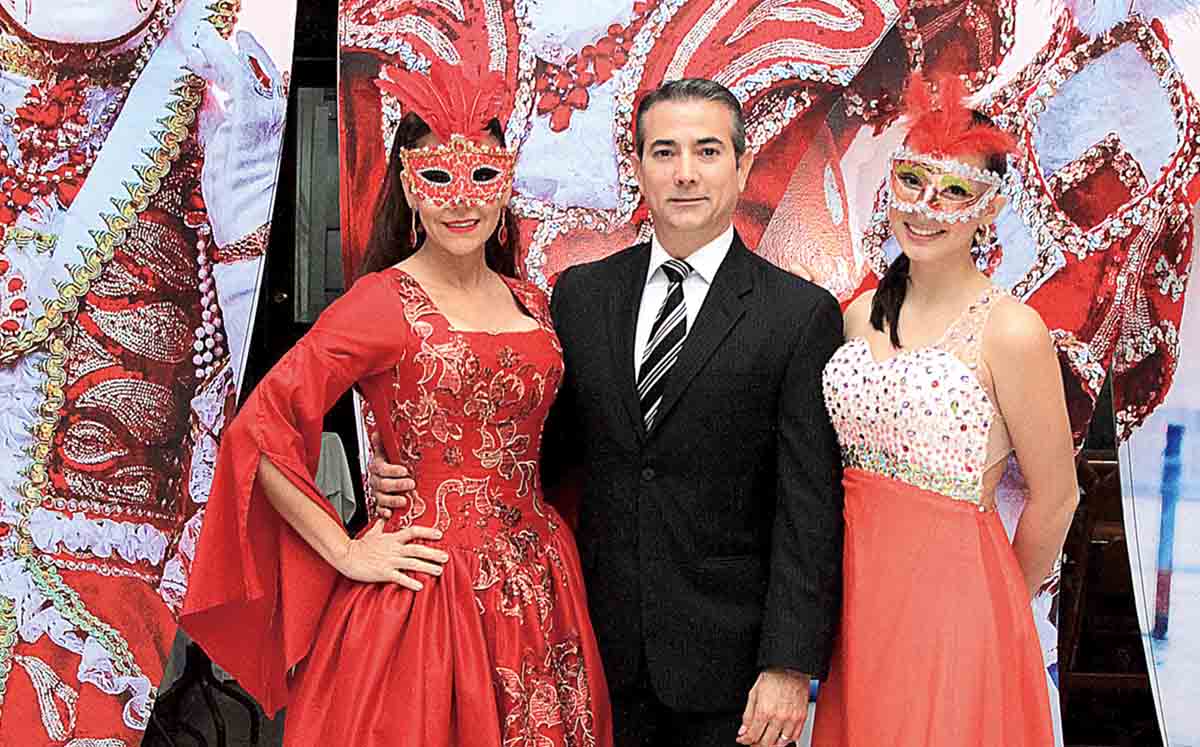 GLORIA ALFARO, CÉSAR REYES Y CHABELI REYES nos enamoraron con sus outfits en el Casino Tampiqueño