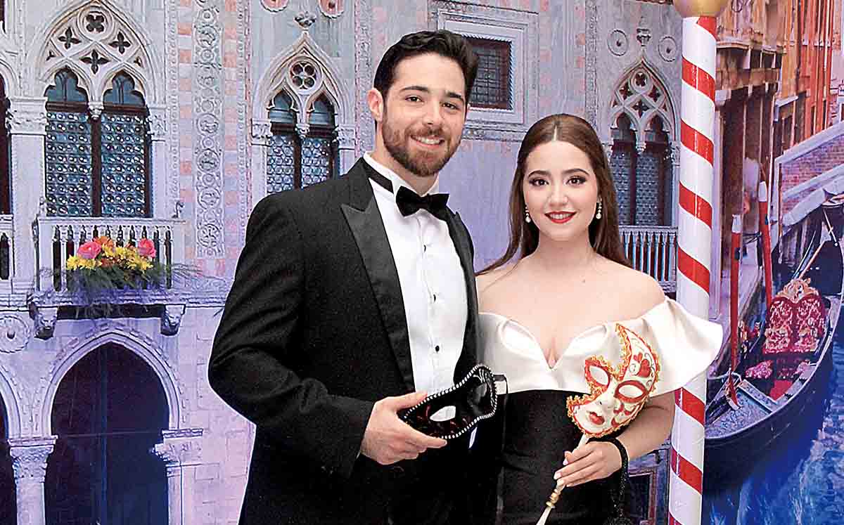 ALEJANDRO FERNÁNDEZ Y REBECA FERNÁNDEZ lucen geniales bajo nuestra lente