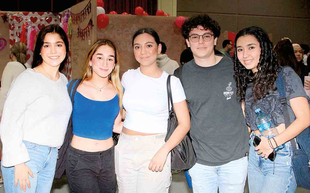 MARIANA RAMÍREZ, DANA RAMOS, VIVI CARREÑO, ARTURO GONZÁLEZ E ISABELLA FANJON participaron en diferentes rifas de la feria