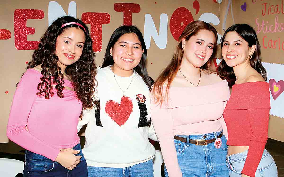 MELISSA PERALTA, ALE TREVIÑO, DANNA CRUZ Y DANA SOTO presentes en la feria del amor y la amistad del IEST Anáhuac
