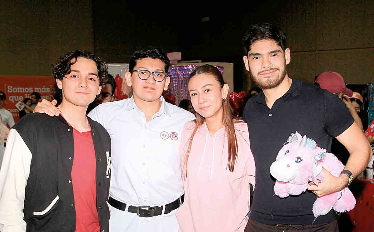 ANDRE DORIA, DANIEL GONZÁLEZ, VALERIA CASTILLO Y RODRIGO HERNÁNDEZ disfrutaron de las dinámicas de la feria