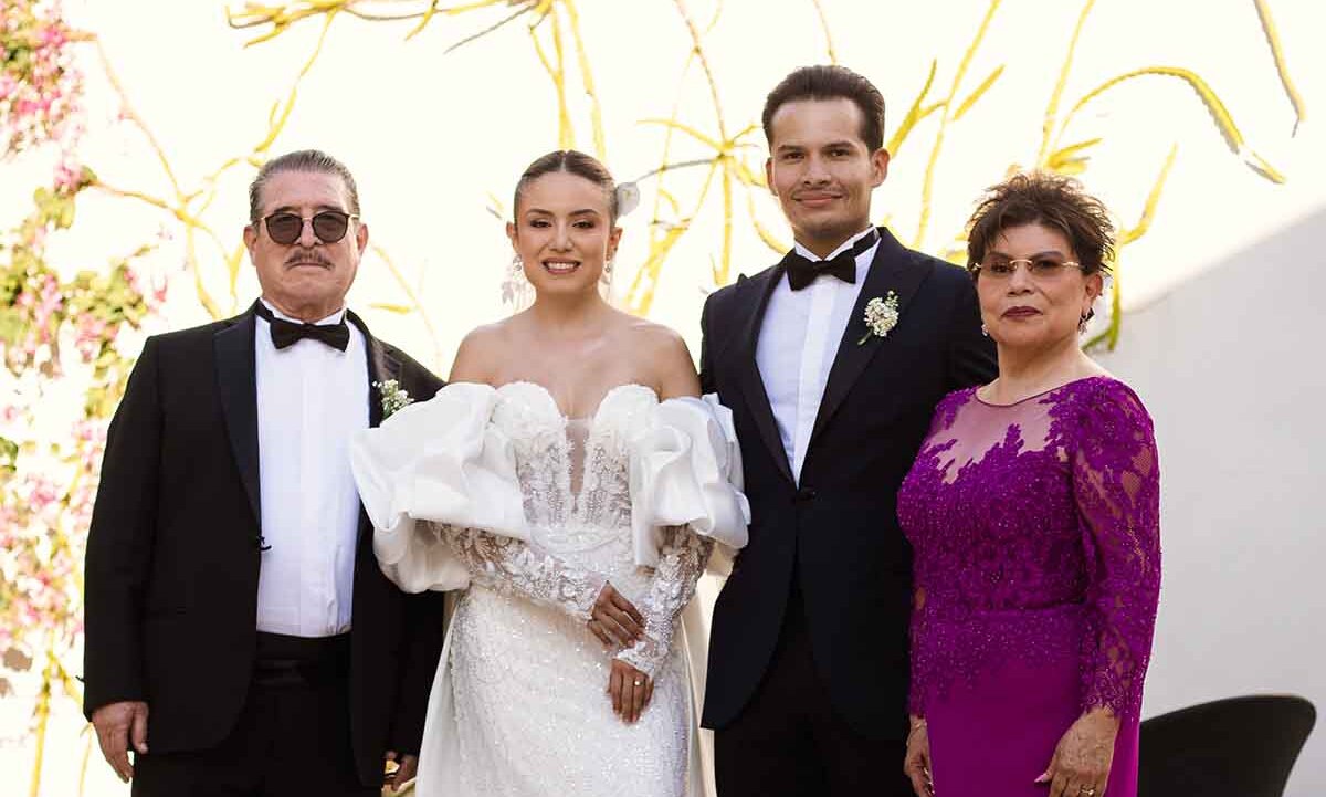 Papás de la novia. Pablo Rebollar, Monse Rebollar, Juan Carlos García y Sofía Pérez