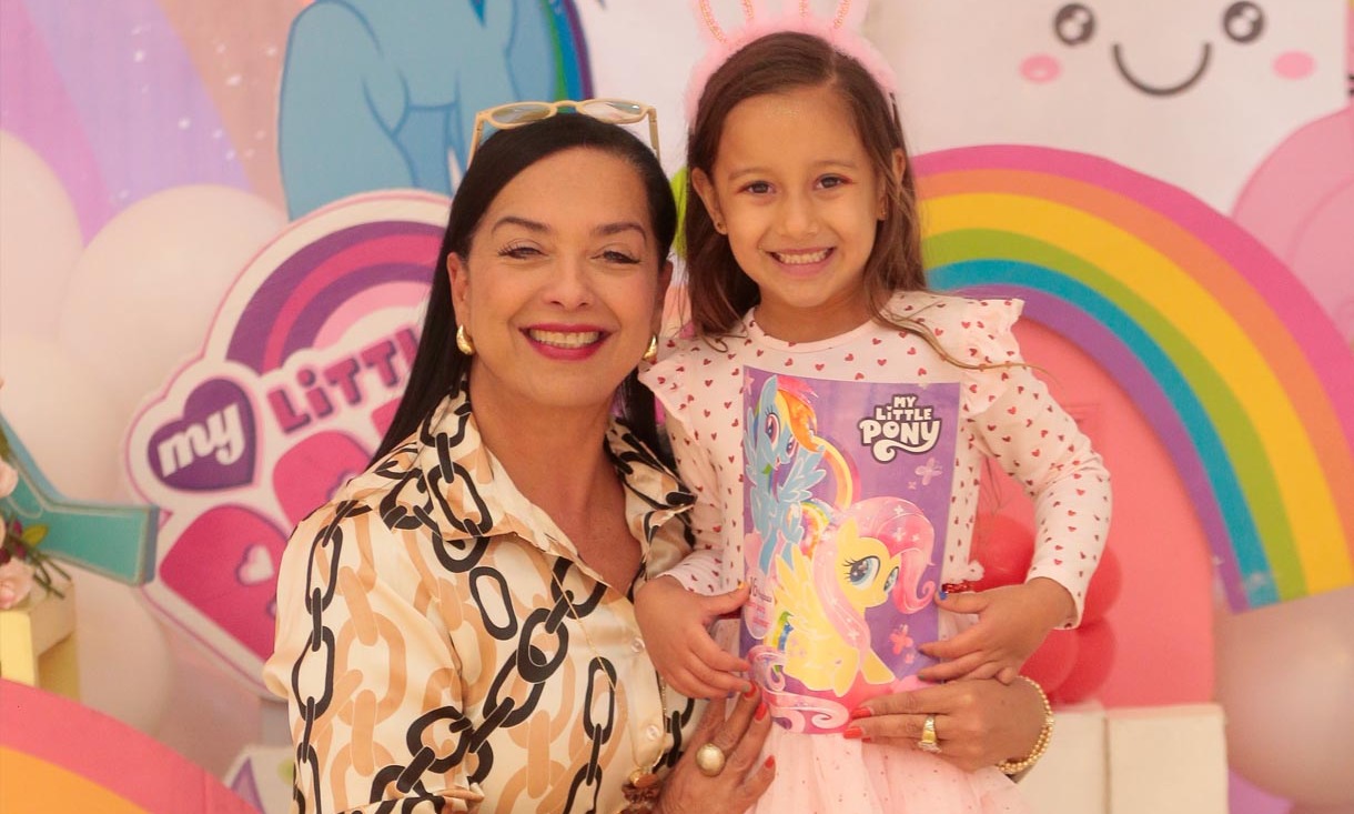 Mireya Montemayor de Pérez Salinas y Milena Pérez Salinas