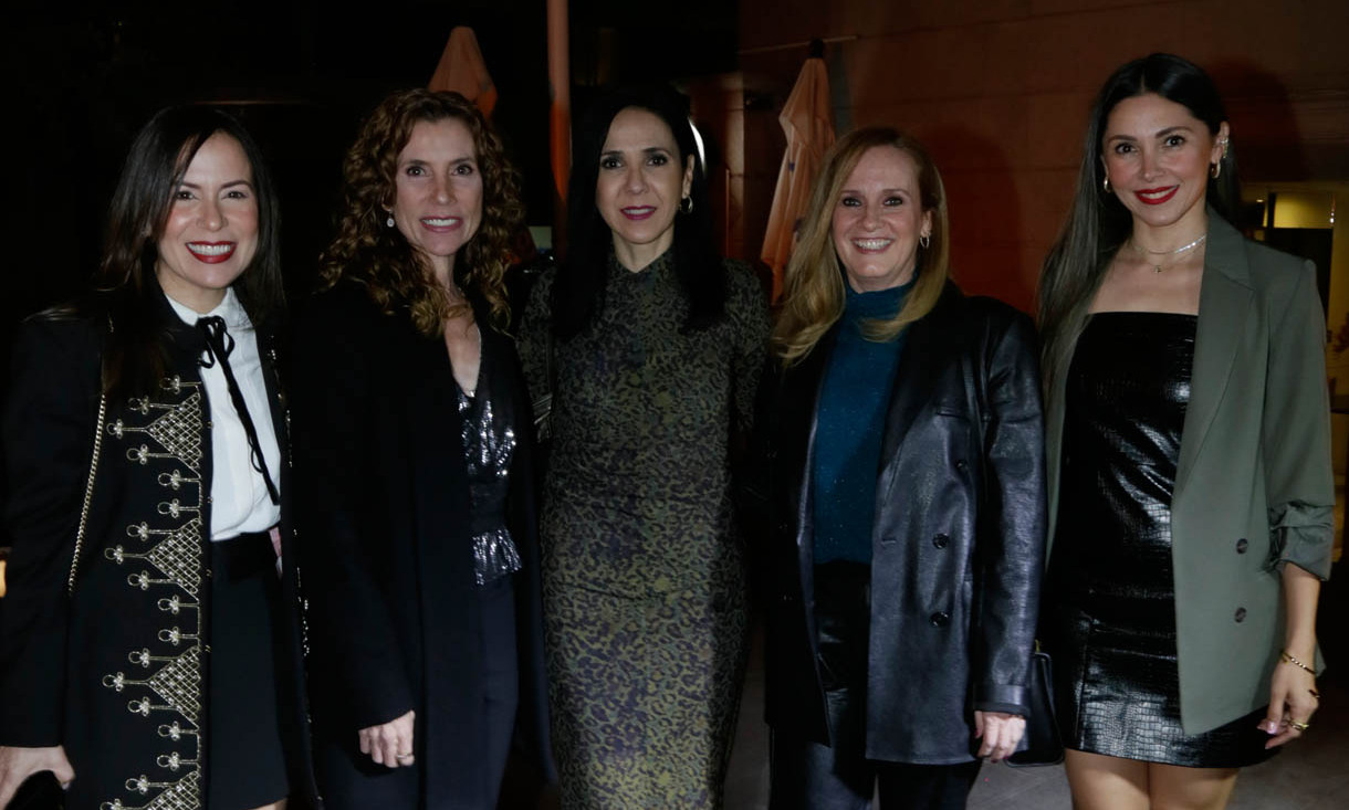 Tere Mondragón, Mayela Daccaret, Macu Martínez de Garza, Maru Ruiz de García e Iris Gil