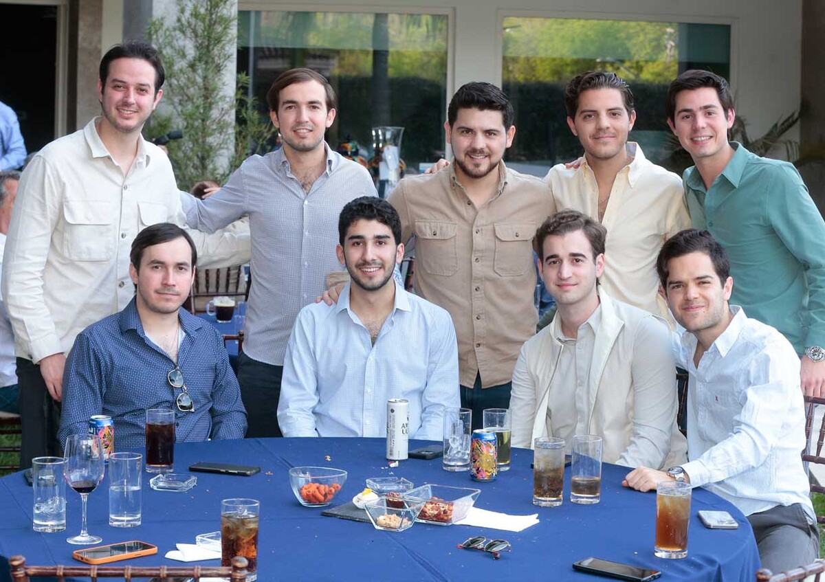 Carlos Llovera, Enrique Rousseau, Andrés Llovera, Humberto Llovera, Fernando Llovera, Rafael Ortiz, Antonio Berumen y Diego Garza