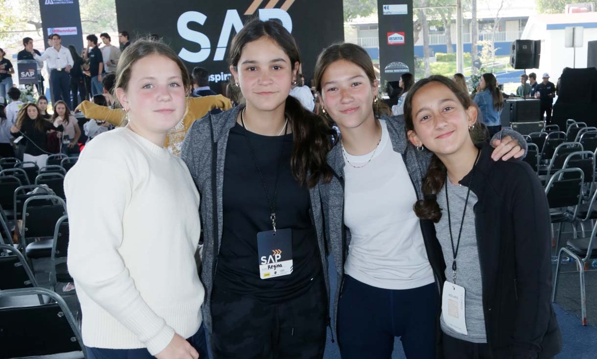 Andrea Guevara, Regina Salazar, Jimena Zavala y Romina Serna.jpg