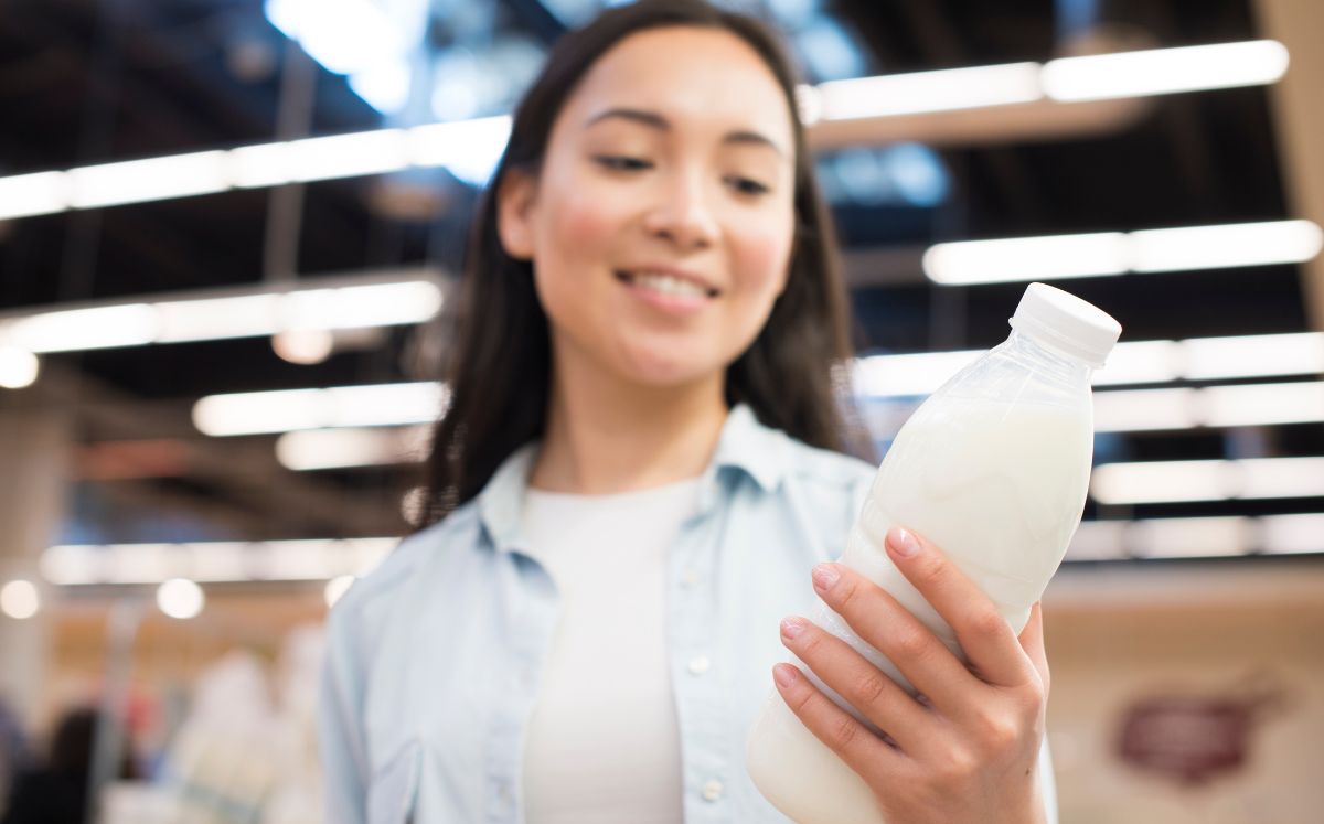 Sam’s Club remata leche recomendada por la Profeco (Foto: Freepik)
