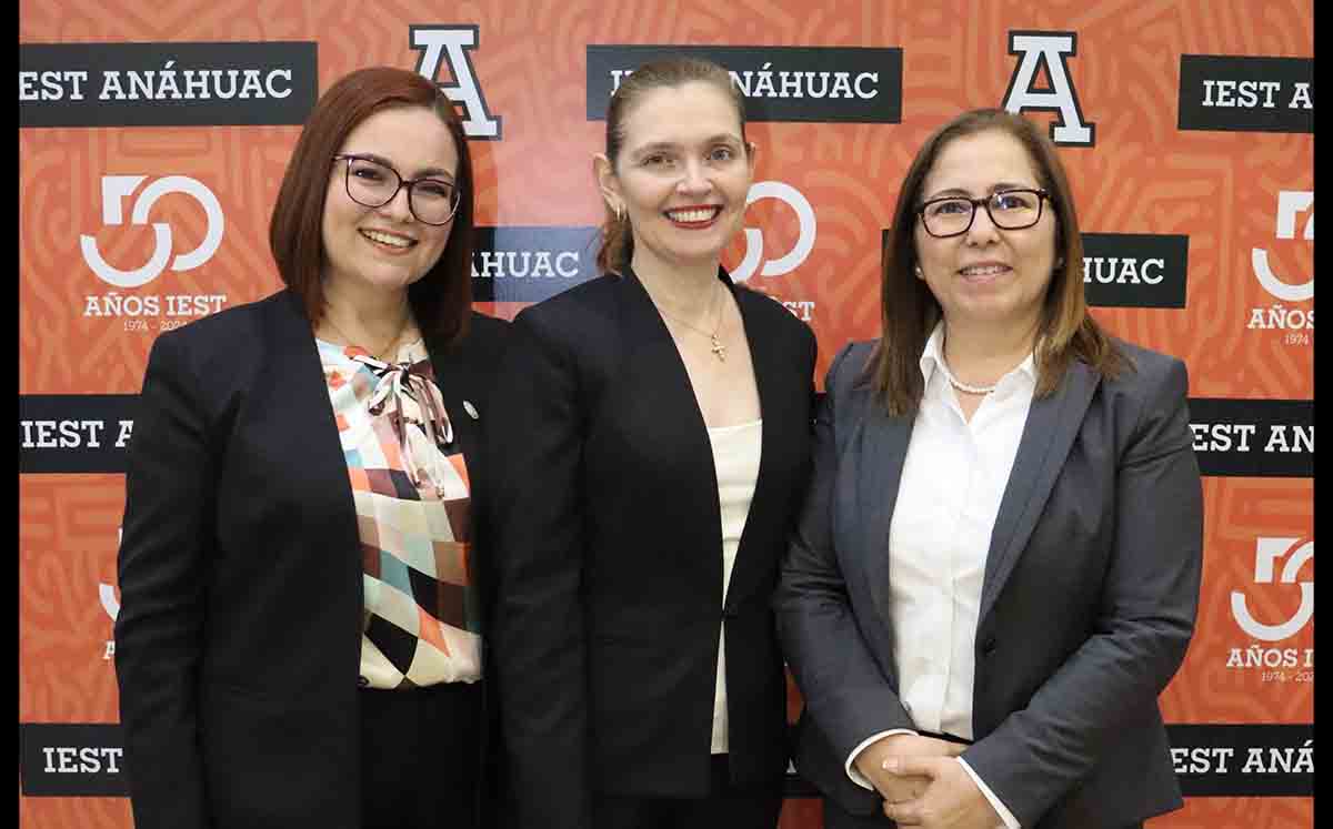 ICELA MATA, CRISTINA ALMAGUER, PATRICIA MARTÍNEZ