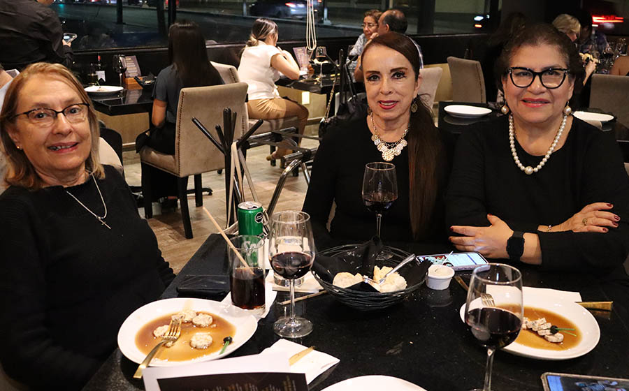 ELVIRA ORTA, TERE TERÁN, MARIBEL MÁRQUEZ