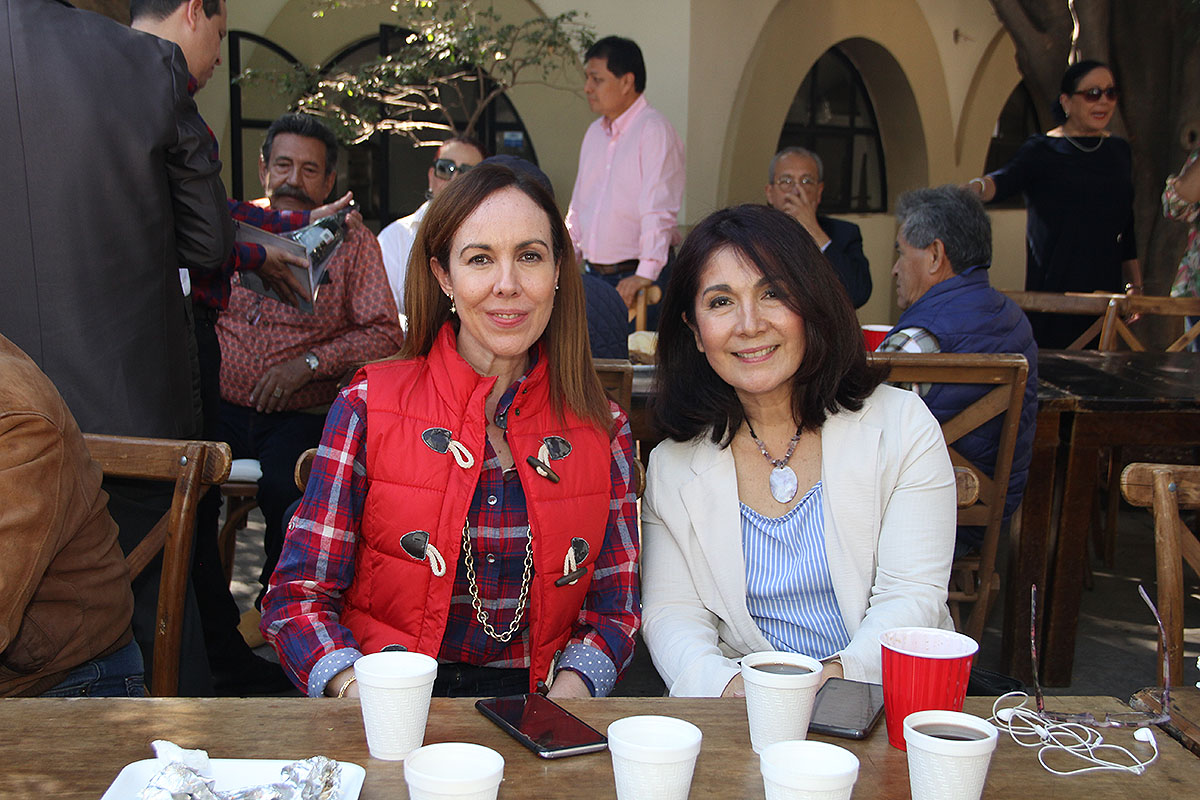 María Cristina Ramírez y Alejandra Cham.