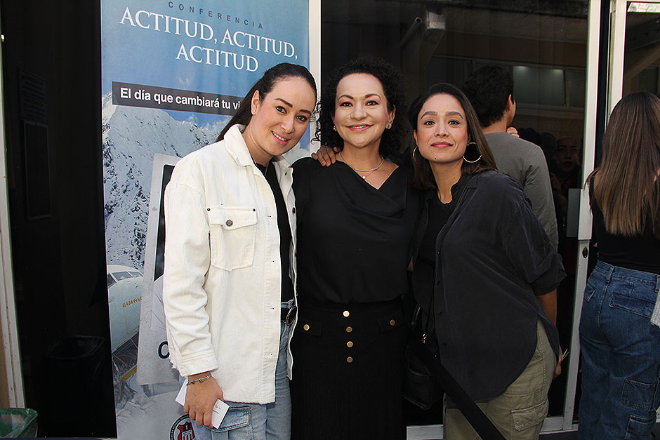 Mariana de la Torre, Laura Zuno y María José Hernández.