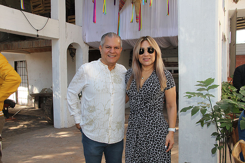 Martín López Cedillo y Sonia Estrada