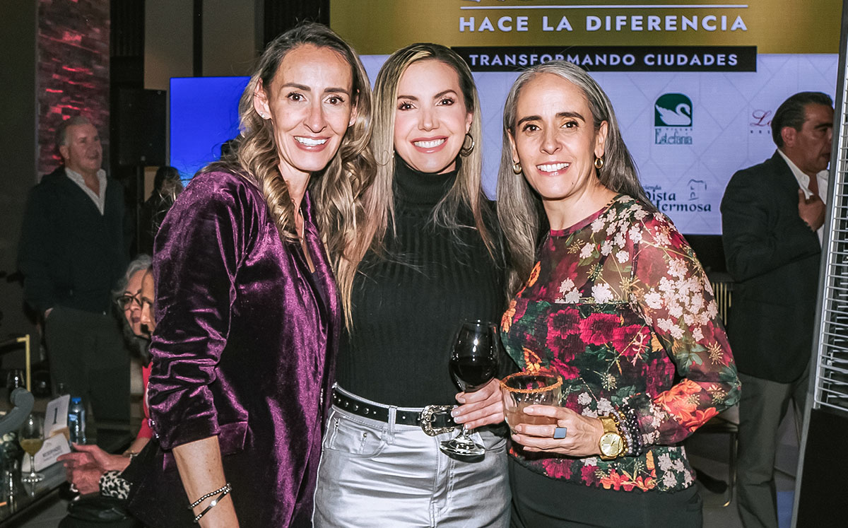 Gabriela Ruiz Esparza, Emily Forero y Susana Ruiz Esparza