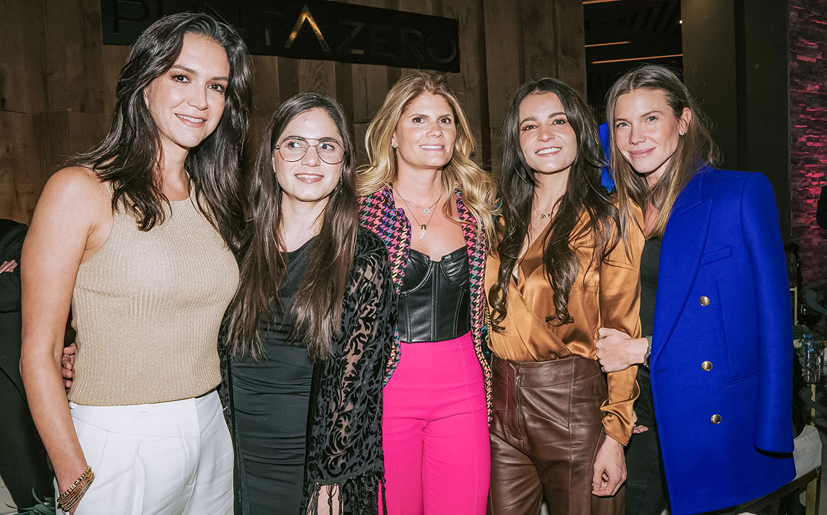 Hattie Zermeño, Carolina Dávila, Gabriela Vélez, Edna Amaya y Gladys Vega
