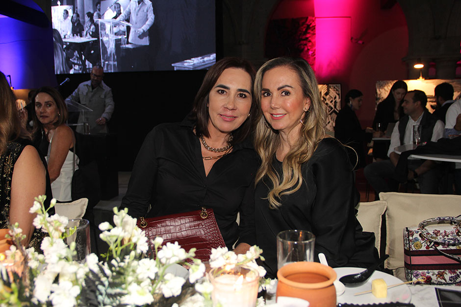 July Barba y Rosalba Gutiérrez.