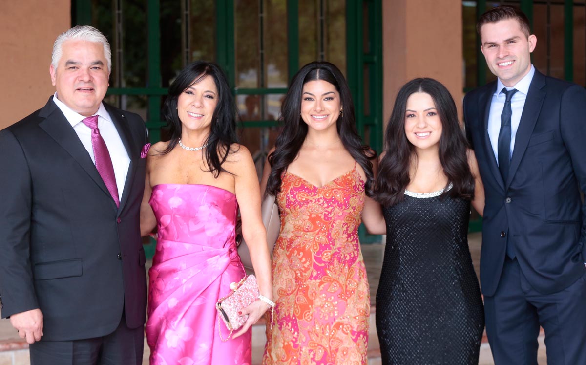 Alejandro Lazo, Eugenia Garza, Bárbara Lazo, Valeria Lazo y Austin Winkler
