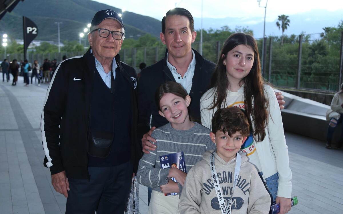 Alfonso González, Pablo González, Alessia González, Emilia González y Alonso González