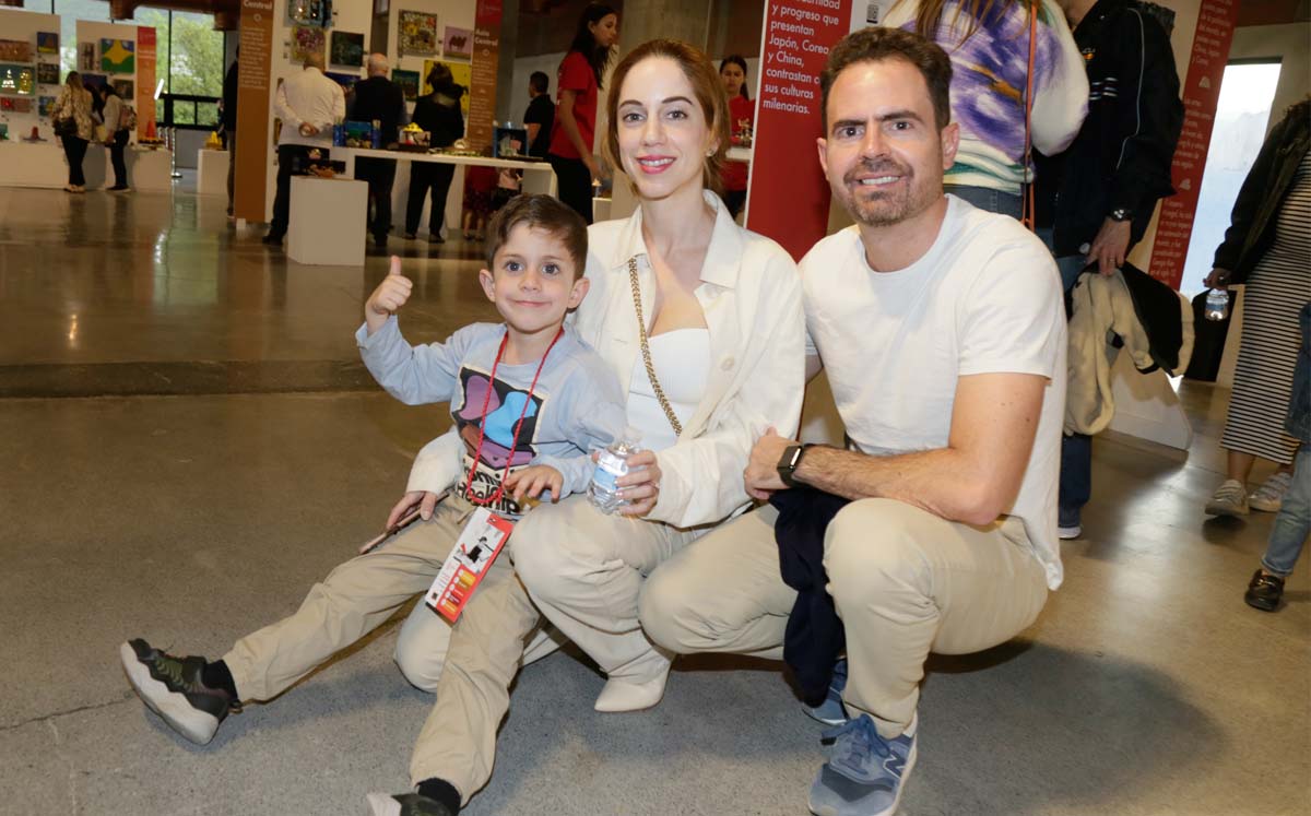 Andrea Gutíerrez de Velarde, Gabriel Velarde y Gabriel Velarde