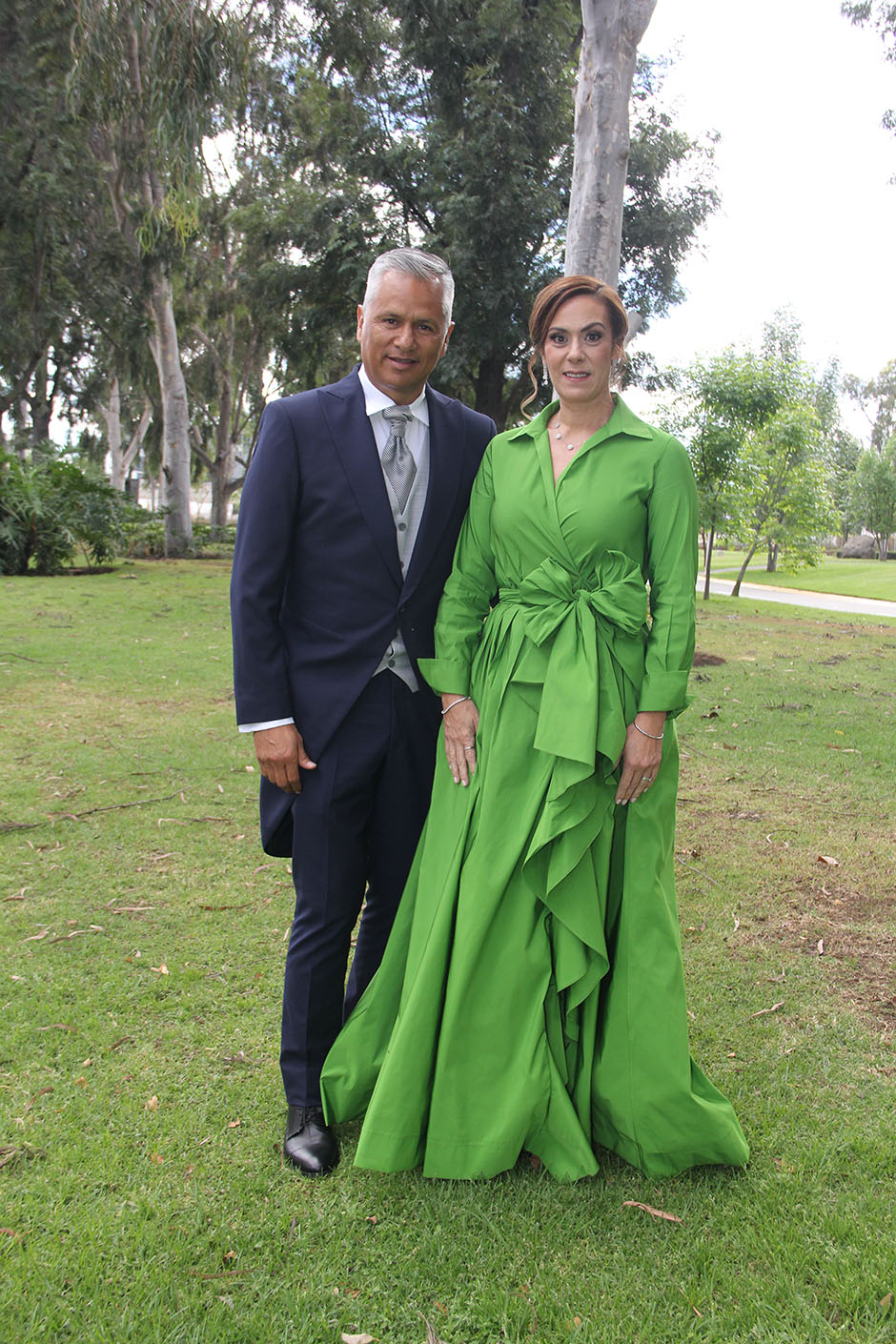 03 Guillermo Hernández y Ceci Sigala Bracamontes. Papás de la novia