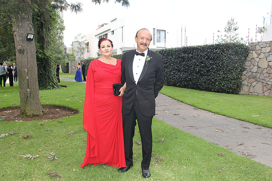 04 Paty Ron y Juan Manuel Gómez. Papás del novio