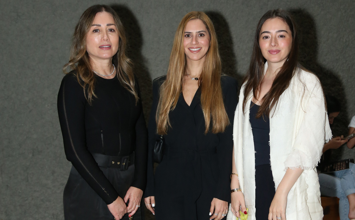 Susana de Almaguer, María Mercedes Simón y Karen Almaguer / Foto: Roberto Alvarado