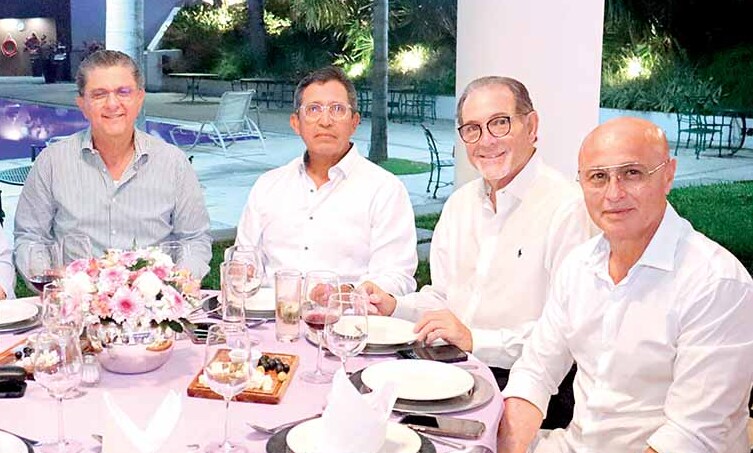 JOSÉ LUIS HERRERA,RAFAEL VARGAS, ANIBAL DELSOL Y SERGIO TORRES disfrutaron de la música de Dejavú Tampico
