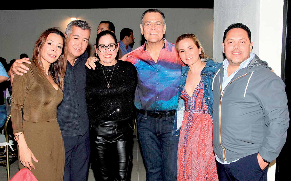 GABY RODRÍGUEZ, JAVIER MARTÍNEZ, ILIANA LÓPEZ, MIGUEL VERLAGE, ASHANTY VALDEZ Y ADRIÁN RAMÍREZ nos regalaron sus mejores sonrisas