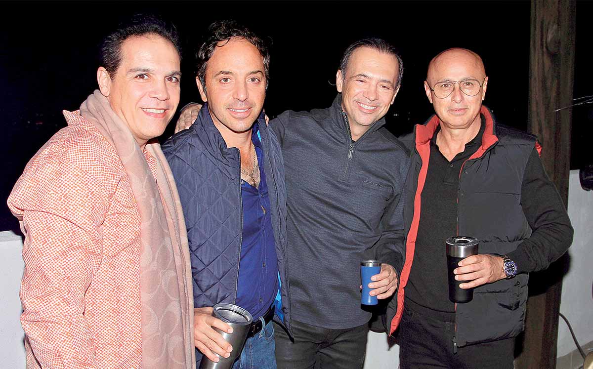 RAMIRO ELIZONDO, TONY CEJA, SERGIO GARZA Y SERGIO TORRES en la azotea de la torre Capri