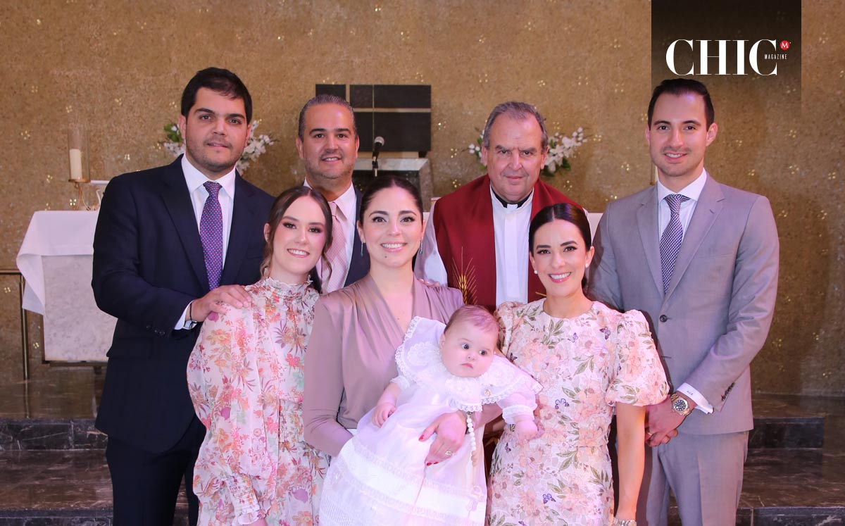 Fernando, Javier, padre Carlos, Alberto, Regina, Sory, Eugenia y Daniela